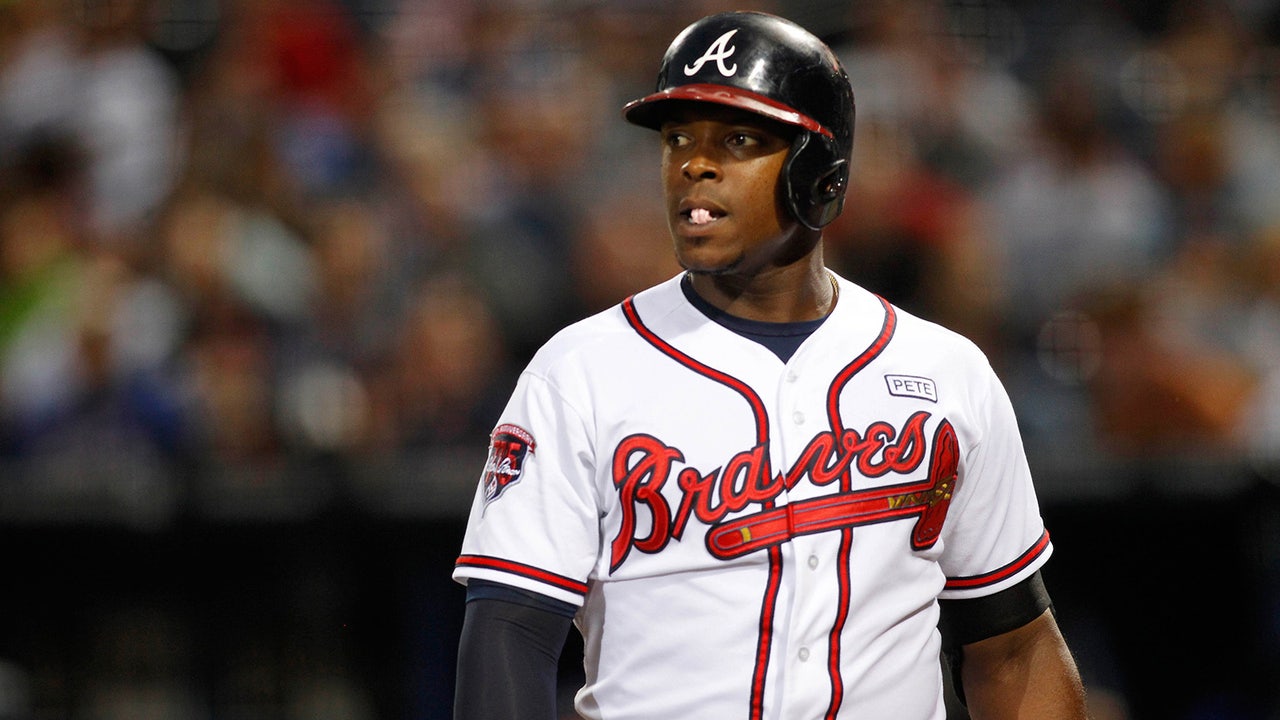 Padres acquire OF Justin Upton from Atlanta Braves